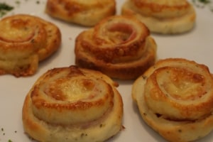 Käse-Schinken-Schnecken