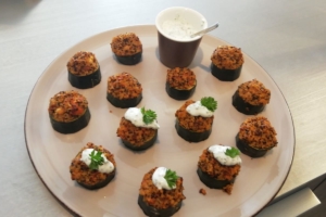 Zucchini mit Tomatiger-Quinoa Füllung